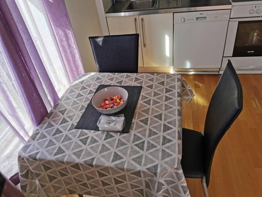 Nice 1-Bedroom Apartment In Heart Of The City Ставангер Екстериор снимка